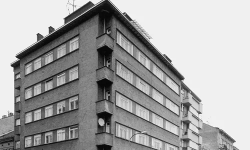 C133 Apartment building